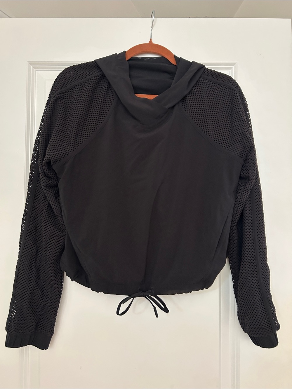 Lululemon Black Hooded Mesh-Sleeve Women's Top